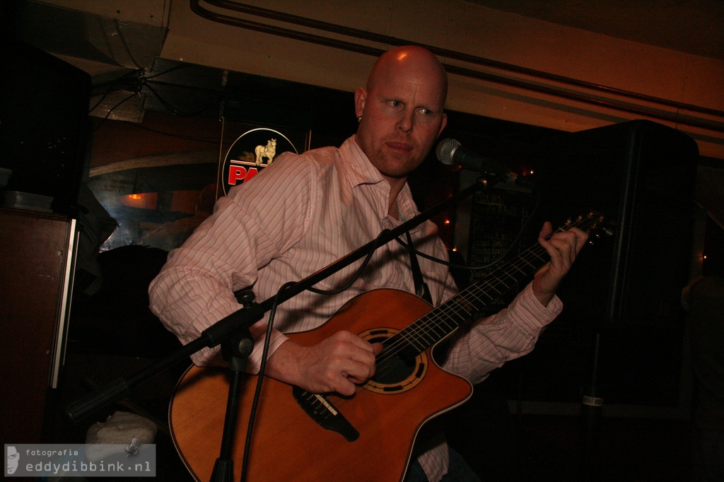 Deventer Bluesnight - 2007-03-30 - Bas de Haan in Cafe Happy Days (7) - by Eddy Dibbink